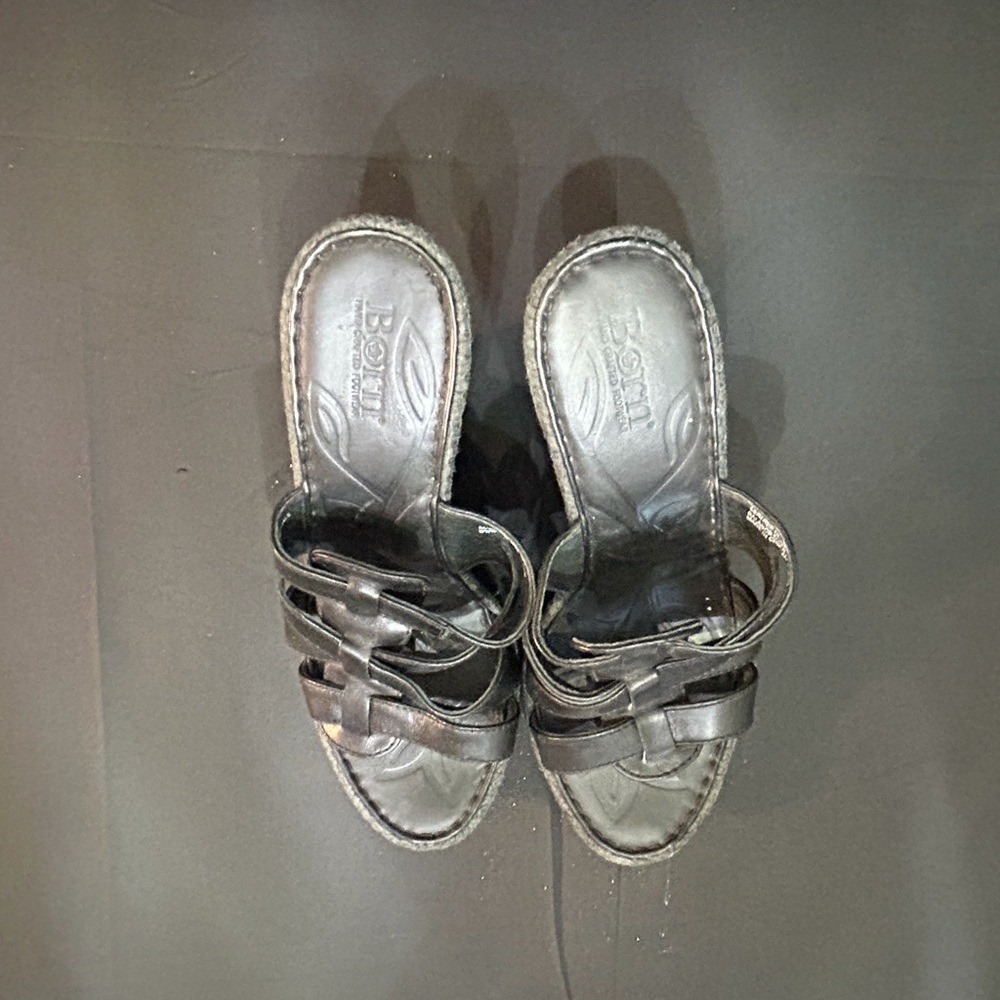 Born Concept Leather Wedge Slip On Sandals Silver Comfort Women's Size 7 EU 38 - Picture 2 of 6